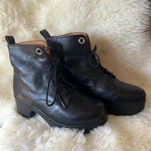 Calou sz37 black platforms